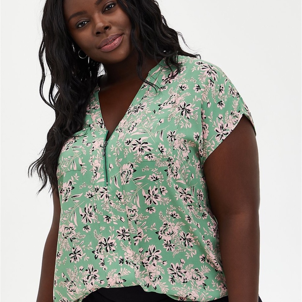 TORRID GREEN FLORAL GEORGETTE DOLMAN SLEEVE BLOUSE